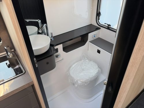 Hobby De Luxe 460 SFF Model 2027 photo: 8