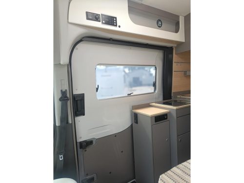 LMC Innovan 590 Dakar Edition  photo: 12