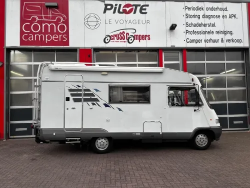 Hymer B544 Vollintegriert Wohnmobil, 4 Personen Foto: 3