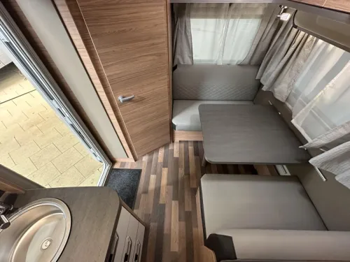 Weinsberg CaraOne Edition HOT 390 QD Vorzelt | Ex-Mietfahrzeug Foto: 16
