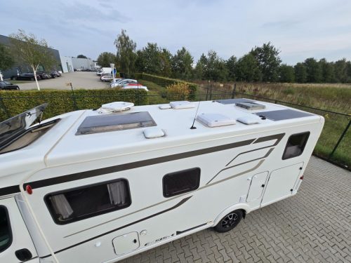Hymer Exsis-T 678 Automatic 180hp Single beds photo: 3