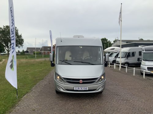 B&uuml;rstner Aviano 727 2.3 AUTOMATIC 150 HP integral, Engine air conditioning, Queen bed, level, side seating group Year 2012 Camper centrum on the road photo: 1