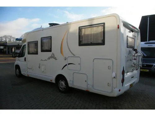 Benimar Perseo 560 Single beds, XXL Garage photo: 3