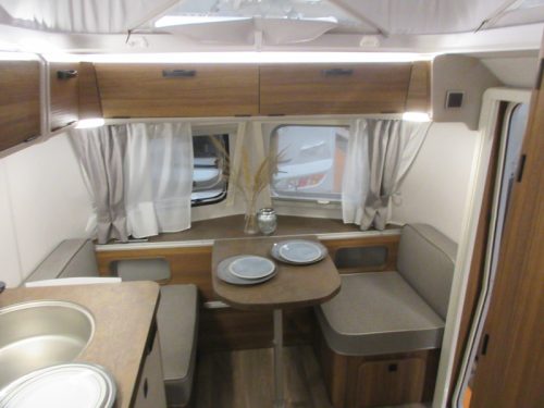 Eriba Touring 310 Schmal, leicht, trotzdem ger&auml;umig! Foto: 8