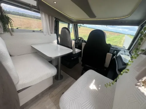 Bavaria Style 740 I A-class | Roof air conditioning photo: 21