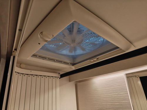 tourne mobil 6.4 Select 2.2 BlueHDI 180PK Automaat - ALL SEASON photo: 14