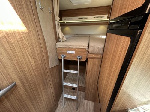Hymer Carado SINGLE BEDS + POP-TOP ROOF  photo: 16