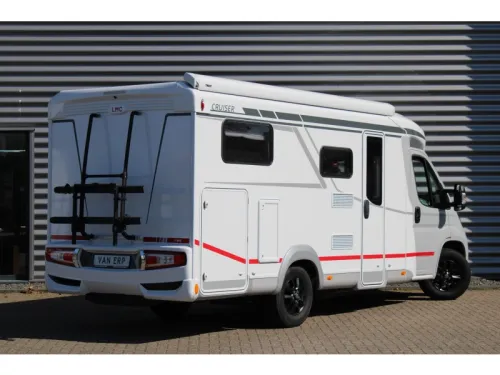 LMC Cruiser 646 V Single Beds Fiat 140HP photo: 2