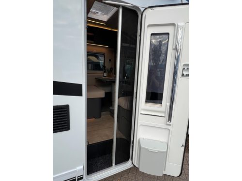 Laika Kosmo 409 L automatic single beds photo: 8