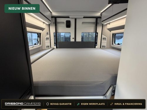 Adria Twin Supreme 640 SGX Solarpanel Skyroof Markise LED TV Foto: 2