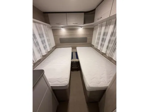 B&uuml;rstner Premio Life 480 TL 2 SINGLE BEDS MOVER AWNING (TOP) photo: 17