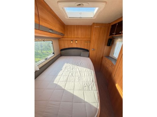 Adria Coral S 680 ST LUCHTVERING / AIRCO / OYSTER SCHOTEL + TV / OVEN / XXL KOELKAST + VRIEZER / CRUISE CONTROL / foto: 9