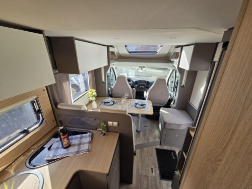 LMC Tourer Lift H 730 G espaciosa con camas individuales foto: 7
