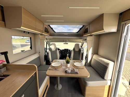 Adria Matrix Automaat Queensbed photo: 7