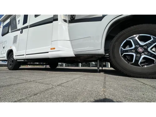 Knaus Sky Wave 60 Years 650 MF Autom-Hubbett-Luftfederung Foto: 12