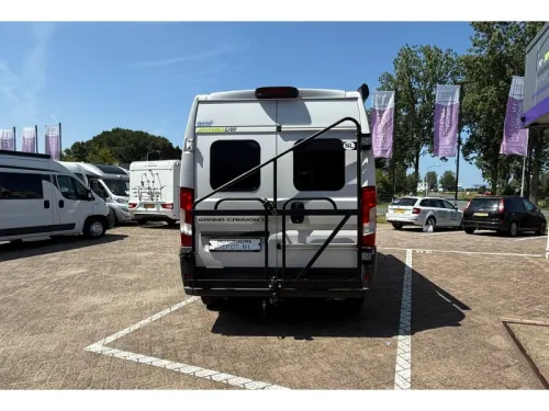 Hymer Grand Canyon CL 4 berths photo: 2