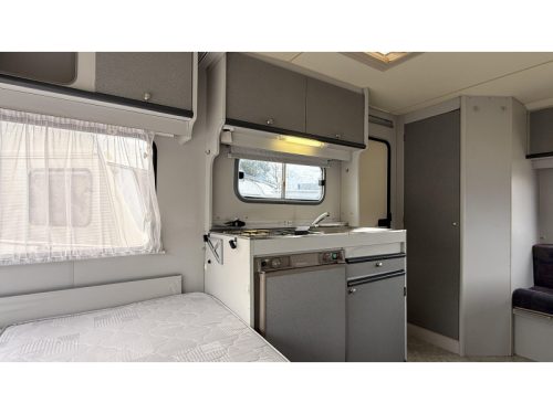 Beyerland Sprinter 430 TM Sitzgruppe Festbett Toilette Foto: 6