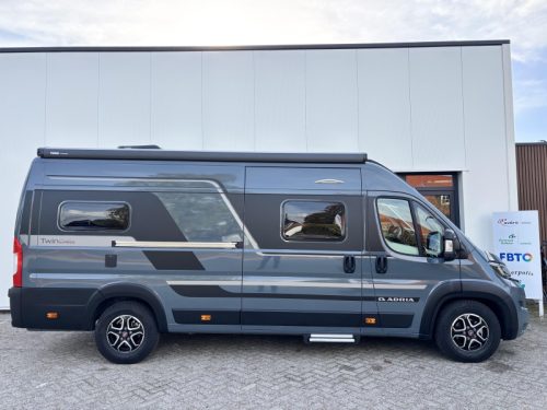 Adria Twin Supreme 640 SGX 9-SPEED-AUTOMATIC photo: 2