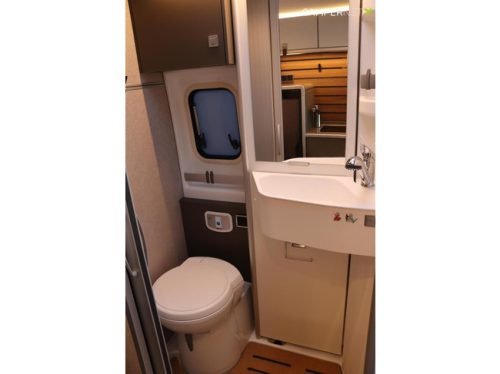 Hymer Yellowstone 140hp Automatic | Single beds | Diesel heating | Maxi Chassis | Adaptive Cruise | Backrack | Panorama roof | Fiat m photo: 17