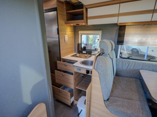 Dethleffs Just Camp 6812 EB LENGTEBEDDEN HEFBED! foto: 15