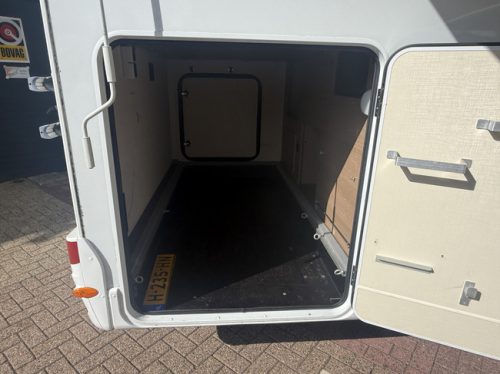 Hymer carado T 447 automatique lits jumeaux auvent climatisation de toit panneau solaire antenne parabolique &eacute;lectrique TV cam&eacute;ra porte-v&eacute;los grand garage r&eacute;frig&eacute;rateur XXL photo: 5