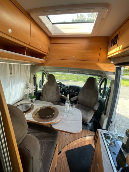 P&ouml;ssl ROADCRUISER XL SINGLE BEDS RAISED TOW HITCH photo: 15
