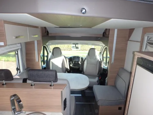 Knaus L!ve Wave 650 MX Hubdach Foto: 15