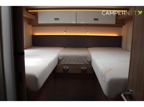 Laika KOSMO 509L 160hp Automatic | Single beds | Separate shower | LPG system | Solar panels | Bearlock | Awning | Roof fan photo: 15
