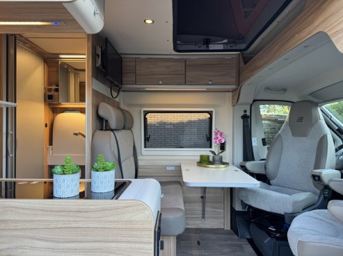 Hymer Yellowstone 640 pop-top roof 160 hp *4 PERSON* Euro6 Fiat Ducato **Single beds/Pop-top roof with 2 berths/4 seats/Lithium/Sun photo: 1
