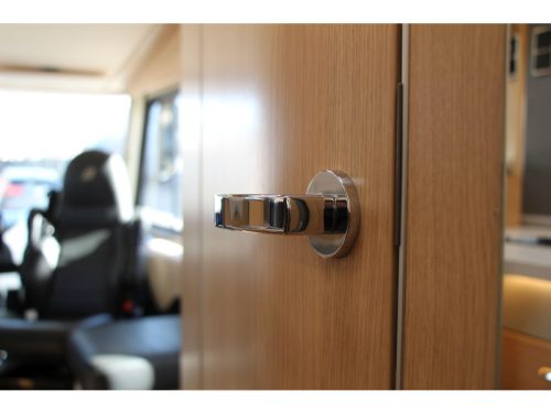Hymer BMC-I 600 Single beds + Pop-top roof  photo: 52