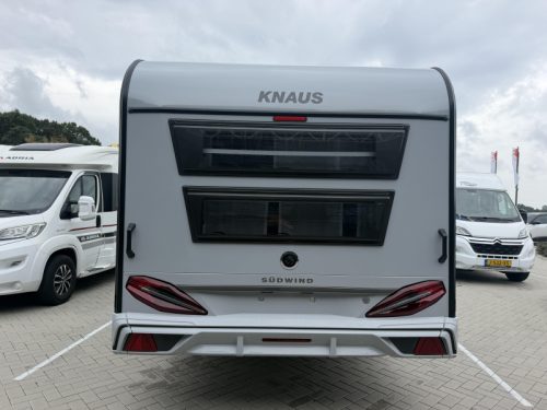Knaus Sudwind Black Selection 540 FDK Etagenbett / Franz&ouml;sisches Bett Foto: 6