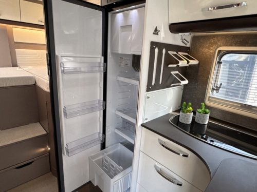 B&uuml;rstner Lyseo TD 690 G Harmony Line Black Pearl 160 PS AUTOMATIK 9-Gang Euro6 Fiat Ducato **Flacher Boden/Einzelbetten/Maxxfa/ Satellit Foto: 12