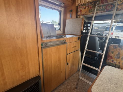 Hymer swing 2.5 in very neat condition overhead bed sofa bed awning bike rack cruise ctr timing belt replaced at 156 dkm 8-24 MOT until 05-06-27 photo: 16