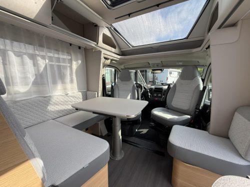 Adria Coral Axess 600 SL 7 Meter L&auml;ngsbetten Foto: 1
