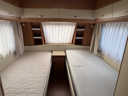 Hobby Excellent 495 UL with SINGLE BEDS and large dinette **Mover/Spare wheel/XXL Refrigerator/Bike rack front & rear/Very neat cond photo: 11