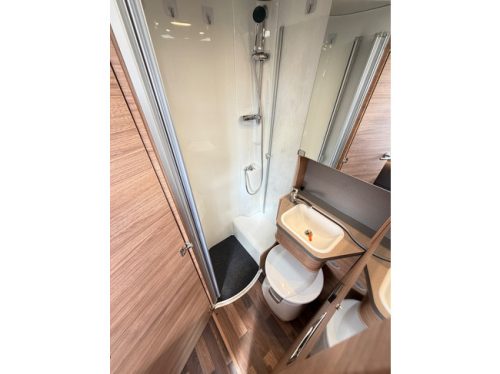 Weinsberg Knaus CaraCompact Pepper 600 MEG MAXXFAN / BEARLOCK / XXL K&Uuml;HLSCHRANK / ST&Uuml;TZEN / TV + SAT-ANLAGE / FAHRRADTR&Auml;GER / 2JahresGarantie Foto: 19