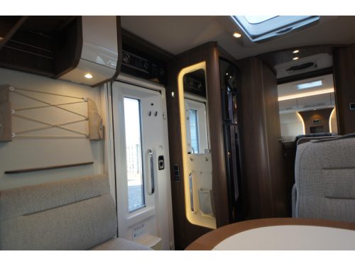 Hymer B 704 SL /Alde heating/Automatic photo: 4