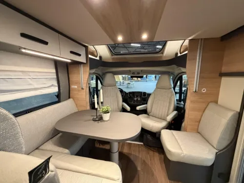 Knaus L!ve Wave 650 MEG Black Selection /Automatik Foto: 8