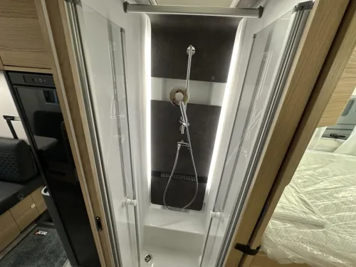 Adria Coral Plus 670 DL automaat | ex-verhuur  foto: 19