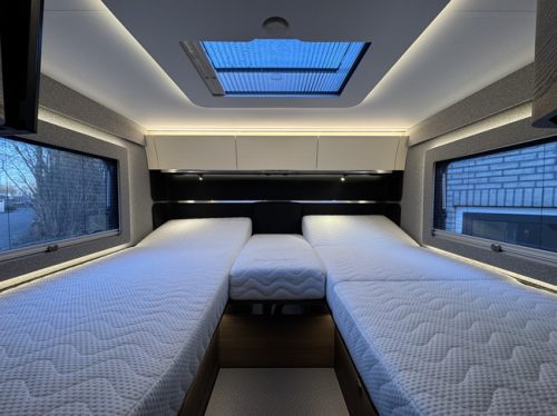 Adria Supersonic 890 LL 170 hp AUTOMATIC 9-speed 4-person Euro6 Mercedes-Benz Sprinter EP LEVEL SYSTEM **Single beds/4 seats/ photo: 23