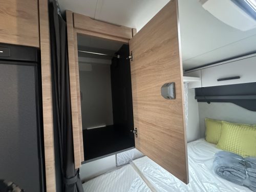 Knaus L!ve Ti 650 MEG Unique low single beds photo: 16