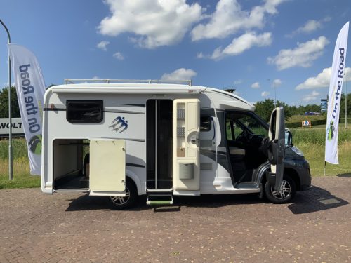 Knaus Van Ti 600 2.3 130 HP Semi-integrated, Transverse bed, Half-dinette, Swivel seats, etc. Year of manufacture 2013 Motorhome centre on the road Marum photo: 2