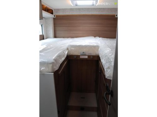 LMC Cruiser 750 EF 180hp Automatic | Diesel heating | Face to face | LED Headlights | Single beds | Separate shower | New from v photo: 16