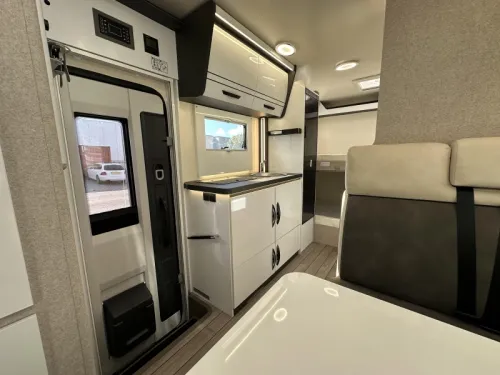 McLouis Glamys 320 NEU 8-Personen Alkoven 140PS Foto: 8