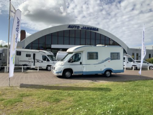 Adria Compact 2.3 MultiJ. 130 PS, Teilintegriert, franz&ouml;sisches Bett hinten, Motorklimaanlage, Anh&auml;ngerkupplung, kleiner Camper, Bj. 2009 Camp centrum on the road Marum Foto: 30