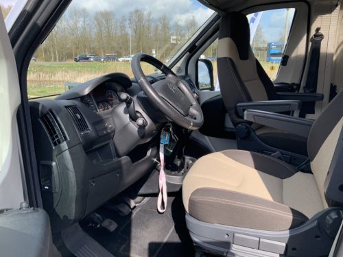 P&ouml;ssl Summit 600 Van conversion, 2.3 160 HP, with timing chain, Transverse bed, Motor-air conditioning, Swivel seats, Year of manufacture 2018 Camper centrum on the road Marum photo: 17