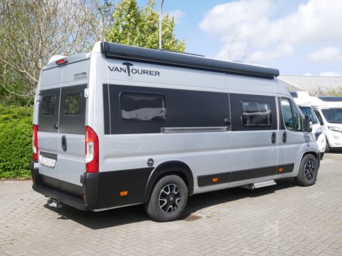 Knaus Van Tourer, Single beds, Pop-top roof, 9-Speed Automatic. photo: 23