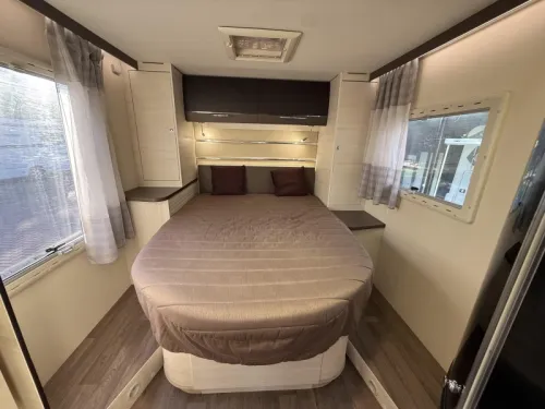 Chausson Welcome 718 EB Limited French bed Pop-top roof photo: 19