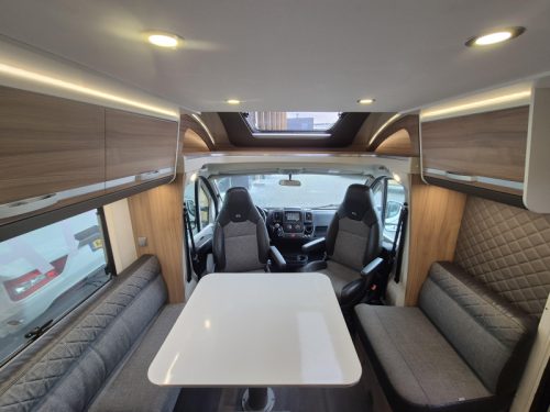 Adria Matrix M 670 SL 160 hp Single beds  photo: 9