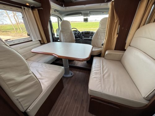ELNAGH Prince 590L - 2011 - Luxury Semi-integrated - 86,000km Prince 590L photo: 5